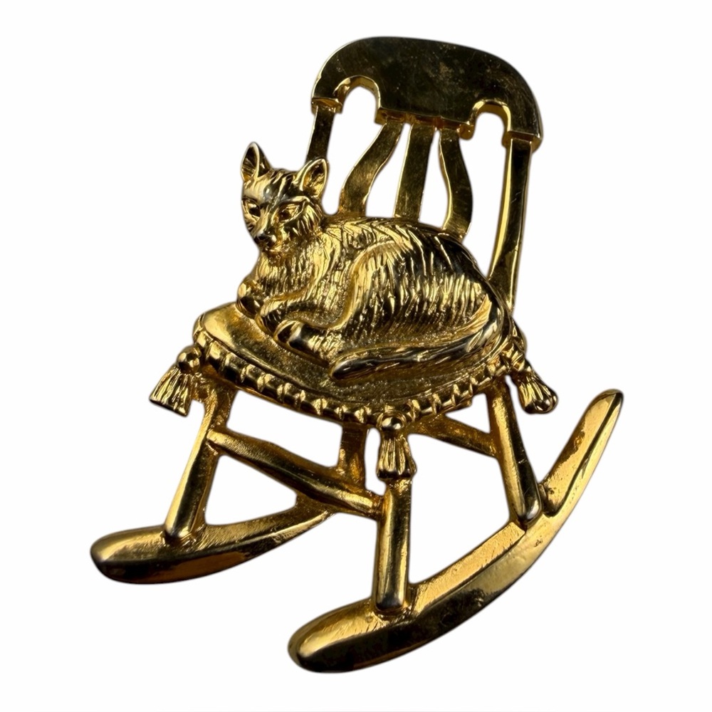 Vintage cat on rockingโ chair GRA brooch pin gold tone